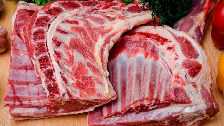 Как выбрать мясо баранины правильно — главный вопрос для вкусного блюда. Узнайте в нашем гиде как выбрать мясо баранины правильно: по цвету, запаху, возрасту. Купите свежую баранину в Истре.